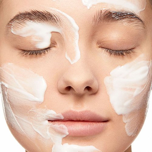 CLARINS Samtene Reinigungsmilch mit Extrakten aus Gelbem Enzian CLARINS Samtene Reinigungsmilch mit Extrakten aus Gelbem Enzian